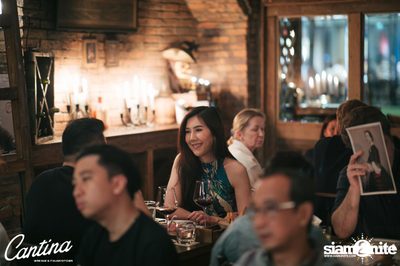 Cantina Acustica ft. Jacob Contin ที่ แคนติน่า ไวน์บาร์ — photo 9