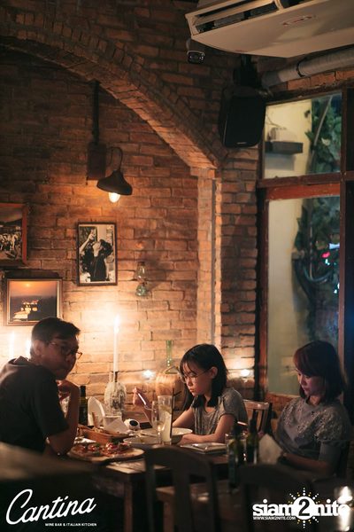 Cantina Acustica ft. Jacob Contin ที่ แคนติน่า ไวน์บาร์ — photo 12