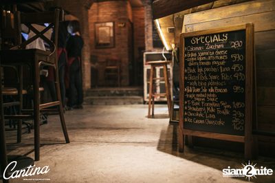 Cantina Acustica ft. Jacob Contin ที่ แคนติน่า ไวน์บาร์ — photo 37