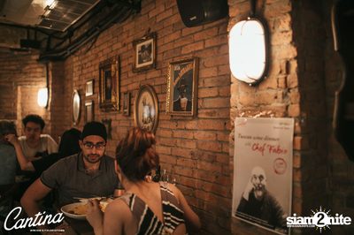 Cantina Acustica ft. Jacob Contin ที่ แคนติน่า ไวน์บาร์ — photo 38