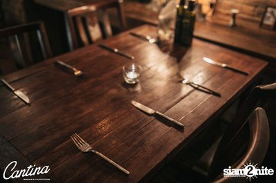 Cantina Acustica ft. Jacob Contin ที่ แคนติน่า ไวน์บาร์ — photo 73