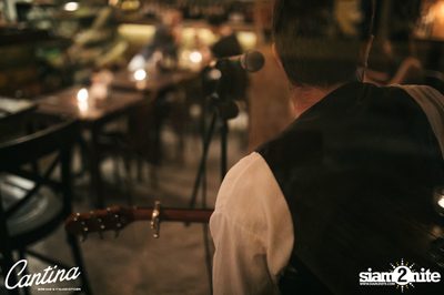 Cantina Acustica ft. Jacob Contin ที่ แคนติน่า ไวน์บาร์ — photo 101