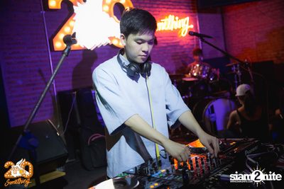 Make Up Party w/ Thaitanium at 20Something Bar — photo 8