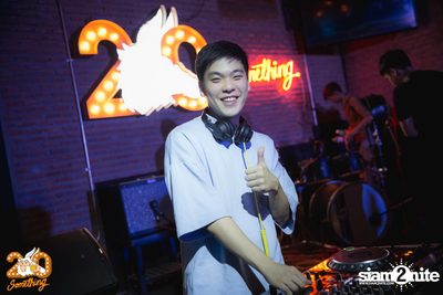 Make Up Party w/ Thaitanium at 20Something Bar — photo 11