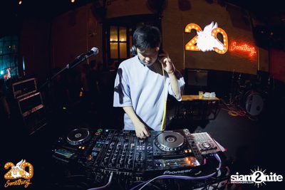 Make Up Party w/ Thaitanium at 20Something Bar — photo 102