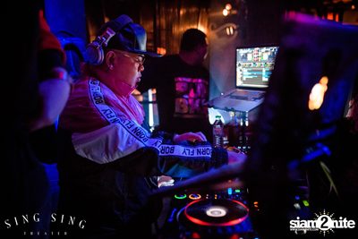 BLING IT กับ Bangkok Invaders ที่ ซิง ซิง เธียเตอร์ — photo 58