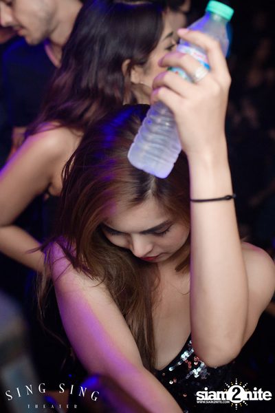 BLING IT กับ Bangkok Invaders ที่ ซิง ซิง เธียเตอร์ — photo 107