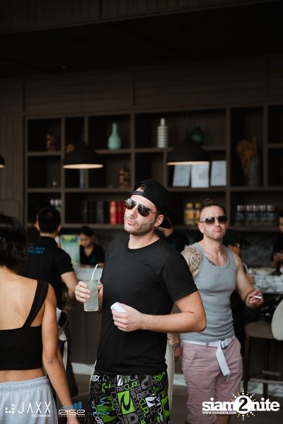 Infinity Pool Party Launch at Liquid Pool Bar — photo 6