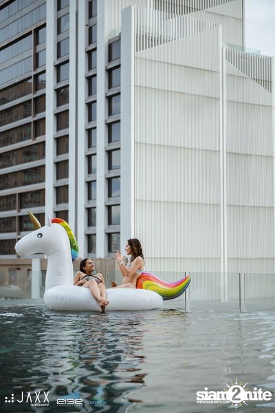 Infinity Pool Party Launch at Liquid Pool Bar — photo 27