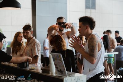 Infinity Pool Party Launch at Liquid Pool Bar — photo 28