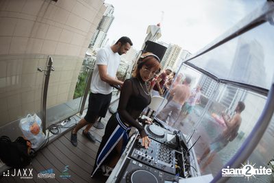 Infinity Pool Party Launch at Liquid Pool Bar — photo 34