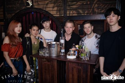 BLING IT กับ Bangkok Invaders ที่ ซิง ซิง เธียเตอร์ — photo 16