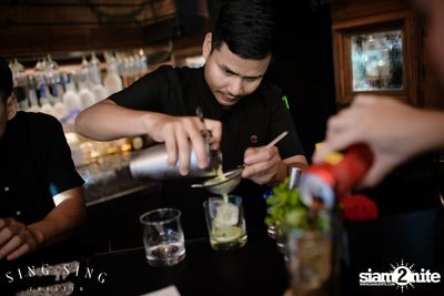 BLING IT กับ Bangkok Invaders ที่ ซิง ซิง เธียเตอร์ — photo 10
