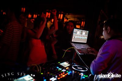 BLING IT กับ Bangkok Invaders ที่ ซิง ซิง เธียเตอร์ — photo 19