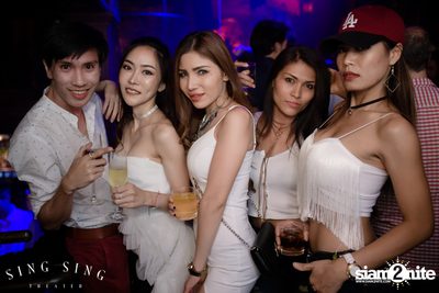 BLING IT กับ Bangkok Invaders ที่ ซิง ซิง เธียเตอร์ — photo 37