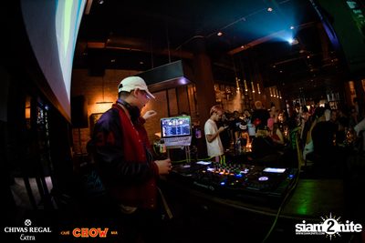 Bangkok Invaders at CHOW Bar & Cafe — photo 42