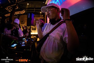 Bangkok Invaders at CHOW Bar & Cafe — photo 73
