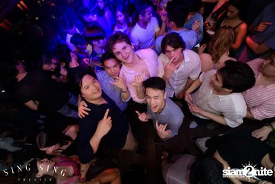BLING IT กับ Bangkok Invaders ที่ ซิง ซิง เธียเตอร์ — photo 40