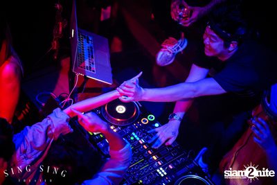 BLING IT กับ Bangkok Invaders ที่ ซิง ซิง เธียเตอร์ — photo 126