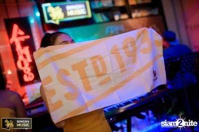 Singha Music w/ Aof Pongsak at Atmos (Album 2) — photo 18