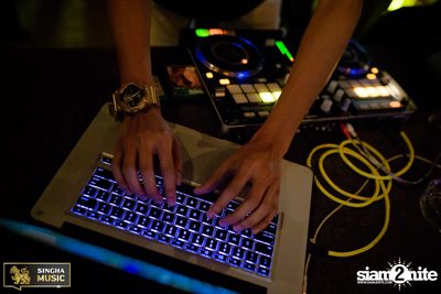Singha Music w/ Aof Pongsak at Atmos (Album 2) — photo 54