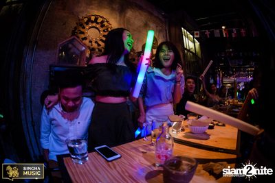 Singha Music w/ Aof Pongsak at Atmos (Album 2) — photo 124