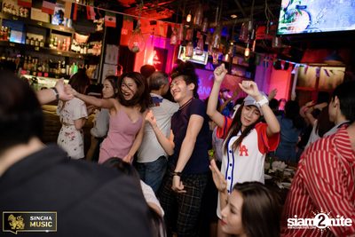 Singha Music w/ Aof Pongsak at Atmos (Album 2) — photo 155