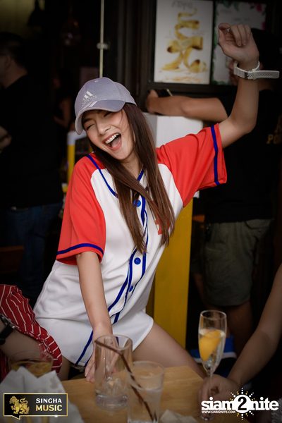 Singha Music w/ Aof Pongsak at Atmos (Album 2) — photo 161