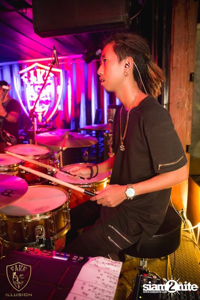 FAKE Illusion x Chivas Regal นำเสนอ The Toys — photo 49