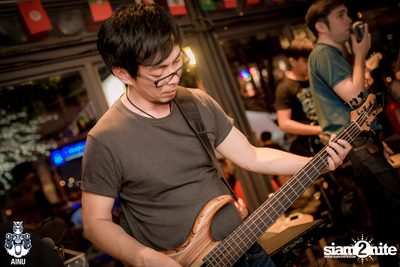 Friday Night at AINU Bar, Thonglor — photo 9