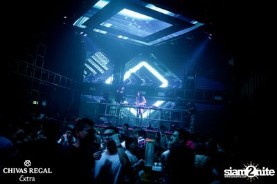 Lit Lords ที่ ดิฟเฟอร์ ผับ พัทยา — photo 31
