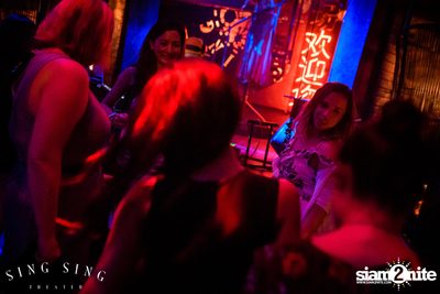 BLING IT กับ Bangkok Invaders ที่ ซิง ซิง เธียเตอร์ — photo 20