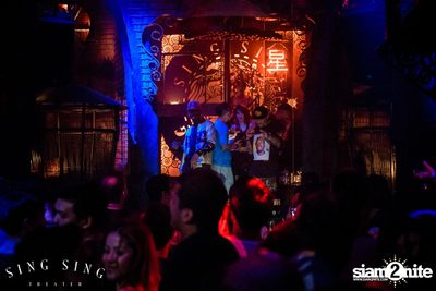 BLING IT กับ Bangkok Invaders ที่ ซิง ซิง เธียเตอร์ — photo 77