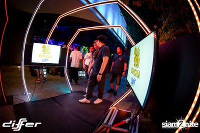 Light It Up Party ที่ ดิฟเฟอร์ ผับ พัทยา — photo 4