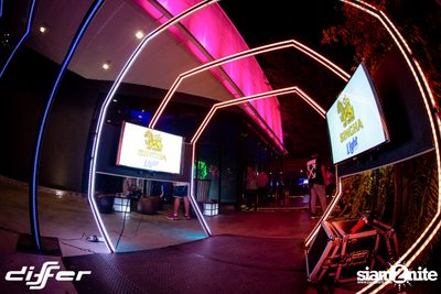 Light It Up Party ที่ ดิฟเฟอร์ ผับ พัทยา — photo 5