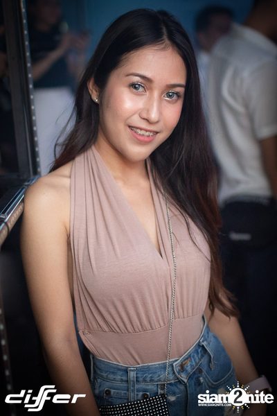 Light It Up Party ที่ ดิฟเฟอร์ ผับ พัทยา — photo 19