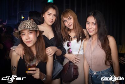 Light It Up Party ที่ ดิฟเฟอร์ ผับ พัทยา — photo 21