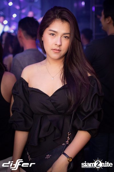Light It Up Party ที่ ดิฟเฟอร์ ผับ พัทยา — photo 22