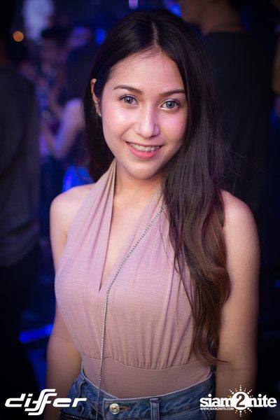 Light It Up Party ที่ ดิฟเฟอร์ ผับ พัทยา — photo 23