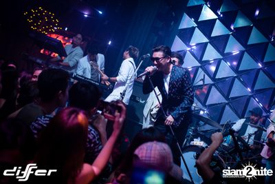 Light It Up Party ที่ ดิฟเฟอร์ ผับ พัทยา — photo 24
