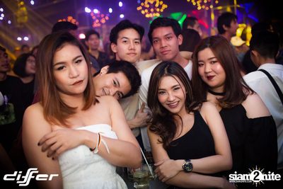 Light It Up Party ที่ ดิฟเฟอร์ ผับ พัทยา — photo 25