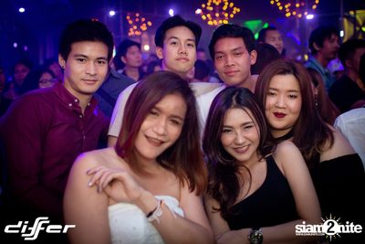 Light It Up Party ที่ ดิฟเฟอร์ ผับ พัทยา — photo 26