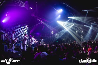 Light It Up Party ที่ ดิฟเฟอร์ ผับ พัทยา — photo 28