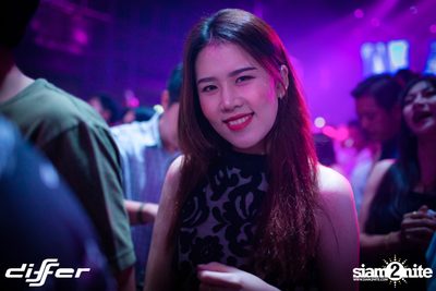 Light It Up Party ที่ ดิฟเฟอร์ ผับ พัทยา — photo 34