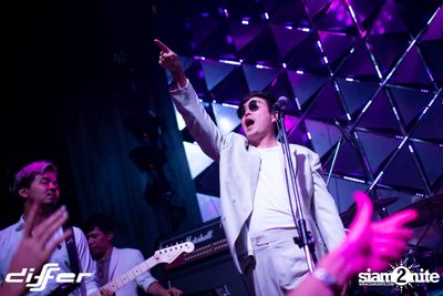 Light It Up Party ที่ ดิฟเฟอร์ ผับ พัทยา — photo 35