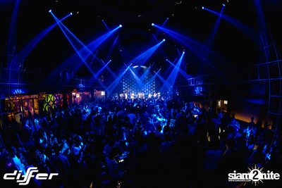 Light It Up Party ที่ ดิฟเฟอร์ ผับ พัทยา — photo 38
