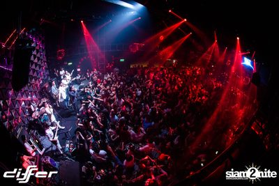 Light It Up Party ที่ ดิฟเฟอร์ ผับ พัทยา — photo 40