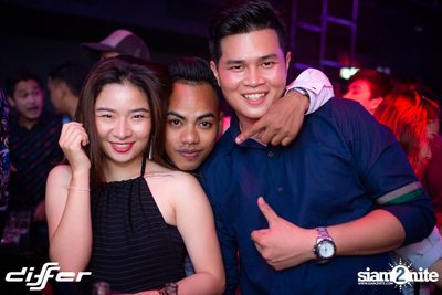 Light It Up Party ที่ ดิฟเฟอร์ ผับ พัทยา — photo 41