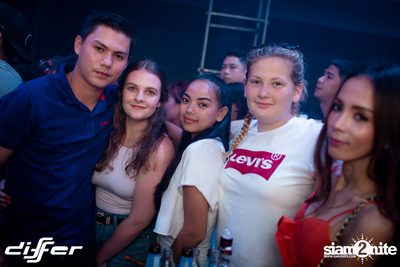 Light It Up Party ที่ ดิฟเฟอร์ ผับ พัทยา — photo 48