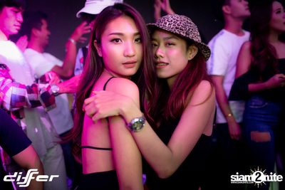 Light It Up Party ที่ ดิฟเฟอร์ ผับ พัทยา — photo 56